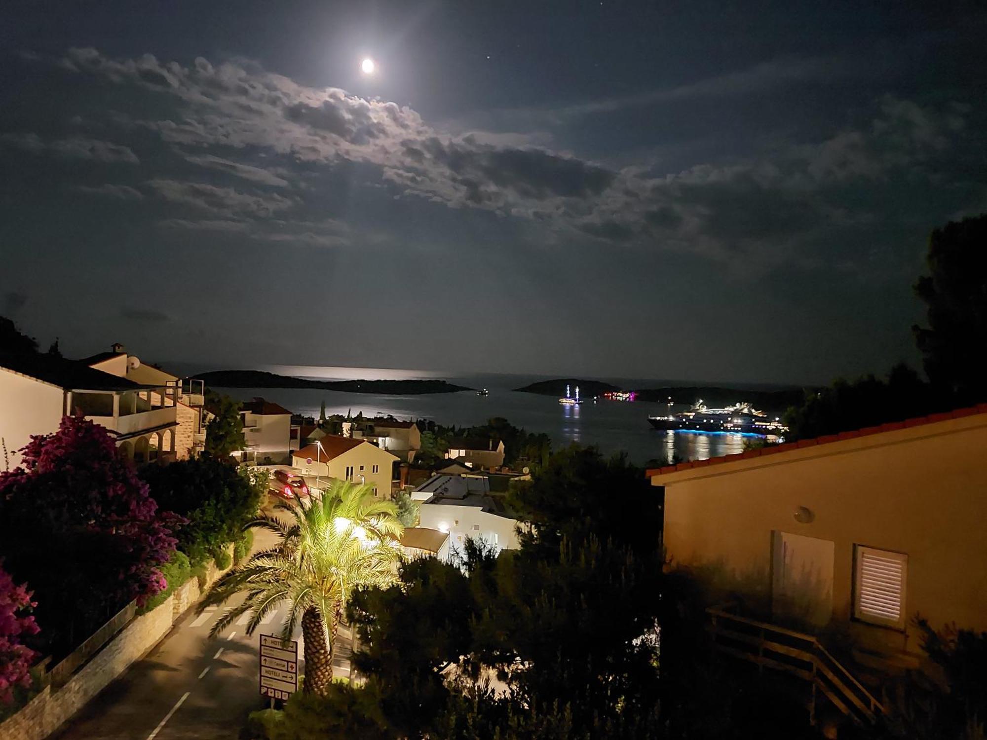 Apartments Zvonimir Hvar Town Exteriör bild
